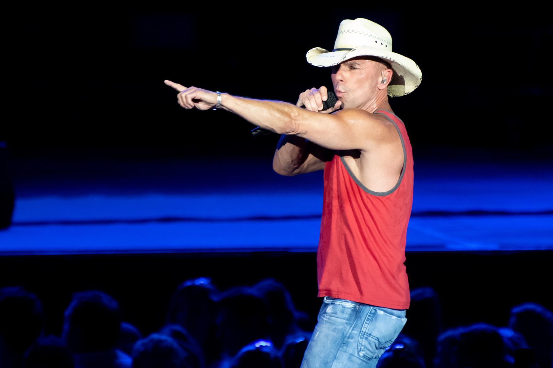 Kenny Chesney, Thomas Rhett at Busch Stadium